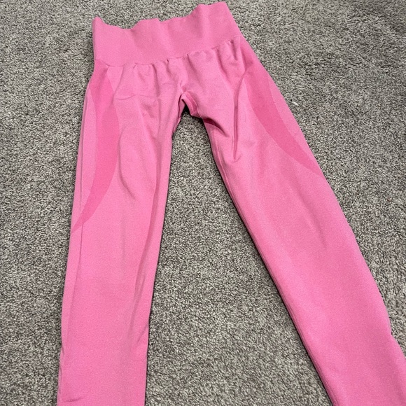 NVGTN. GUC. Smoke free home. Next day shipping - Picture 2 of 3